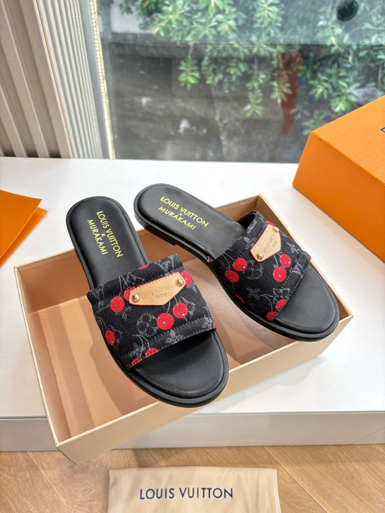Louis Vuitton Premium Comfortable Flat Slides Elegant Casual Daily Slippers