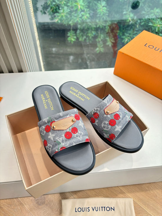 Louis Vuitton Premium Comfortable Flat Slides Elegant Casual Daily Slippers