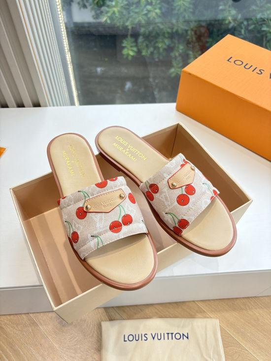 Louis Vuitton Premium Comfortable Flat Slides Elegant Casual Daily Slippers