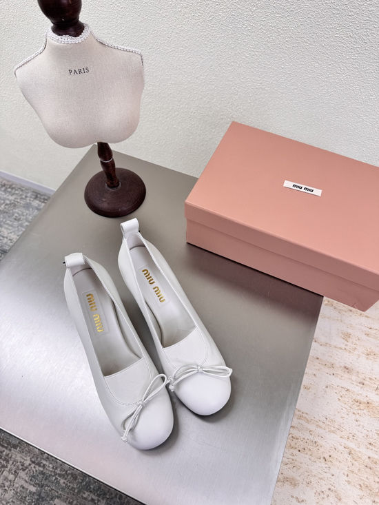 Miu Miu White Bow Block Heel Comfort Sheepskin Leather Shoes