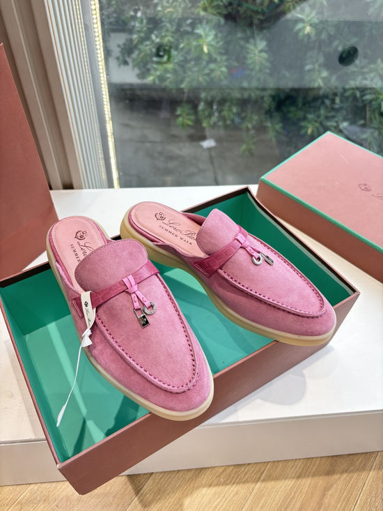 Loro Piana Classic Smooth Leather Loafers Elegant Comfortable Footwear