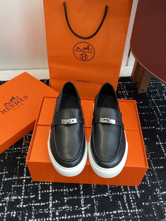 Hermes Classic Slip-on Loafers Soft Leather Upper Comfortable Sole