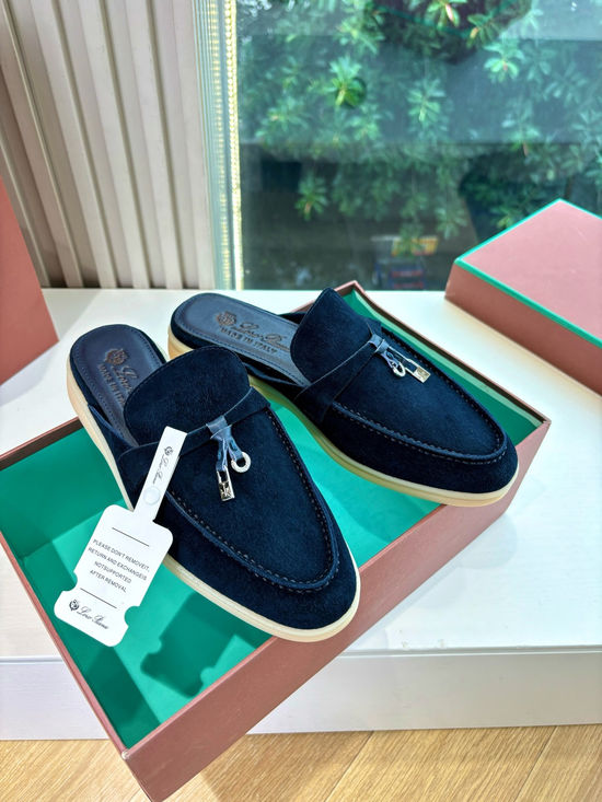 Loro Piana Classic Smooth Leather Loafers Elegant Comfortable Footwear