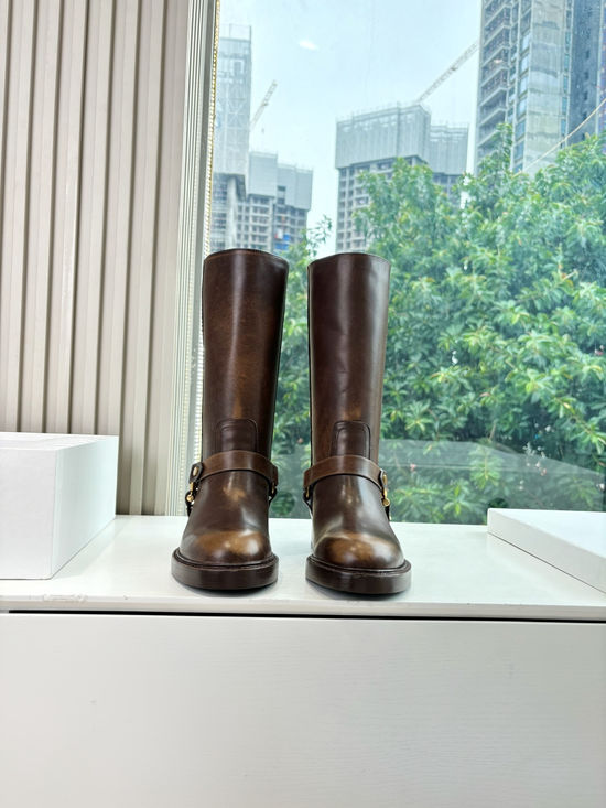 Chloe Vintage Chelsea Boots with Adjustable Straps and Non-slip Sole