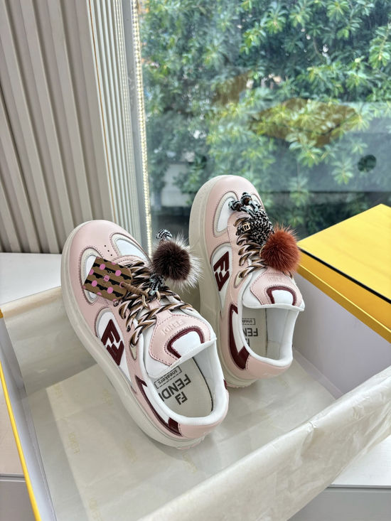Fendi Classic Pattern Leather Upper Versatile Casual Sneakers