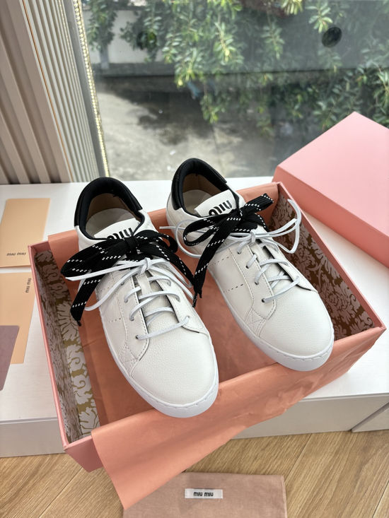 Miu Miu Thick Sole Leather Casual Shoes Lightweight Comfortable Elevated