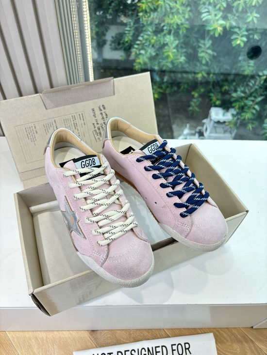 Golden Goose Vintage Distressed Star Pattern Leather Casual Sneakers