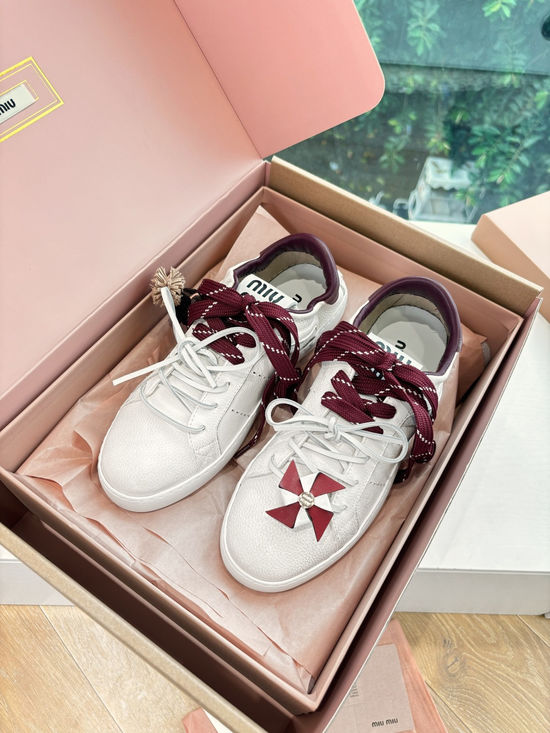 Miu Miu Comfortable Thick Sole Casual Leather Sneakers