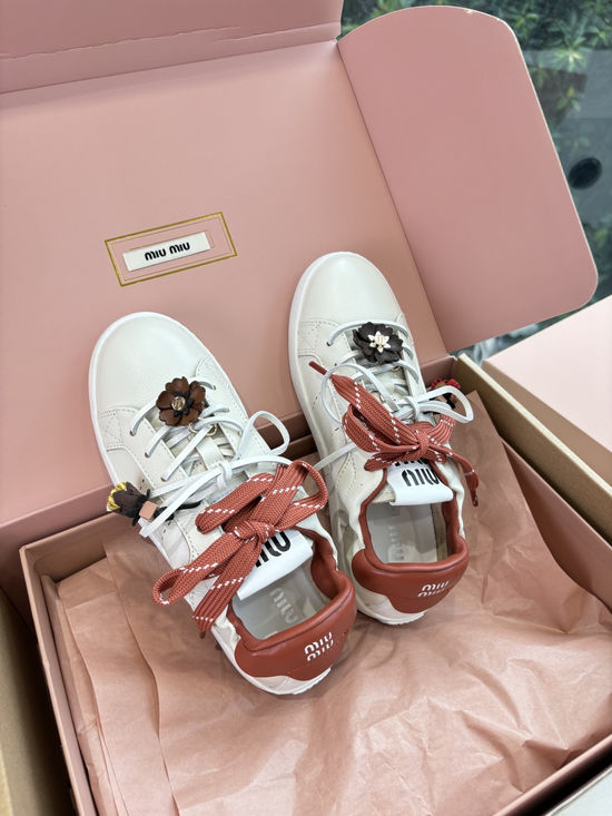 Miu Miu Comfortable Thick Sole Casual Leather Sneakers