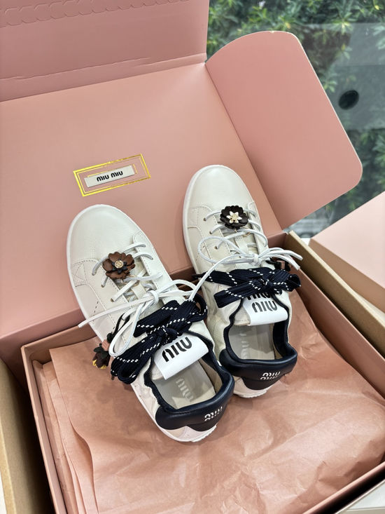 Miu Miu Comfortable Thick Sole Casual Leather Sneakers