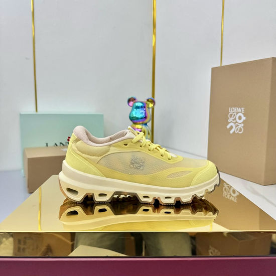 Loewe Comfortable Athletic Footwear for City and Outdoor Use