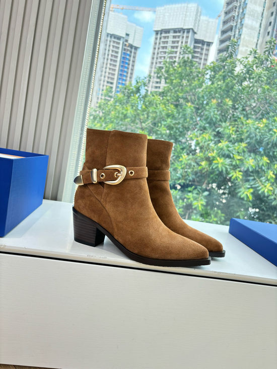 Stuart Weitzman Flat Chelsea Ankle Boots With Non-slip Tread Sole
