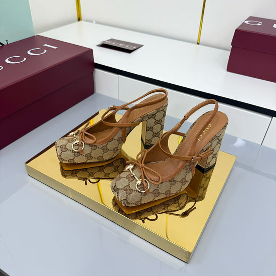 Gucci Elegant Leather Bow Decor Block Heel Dress Shoes