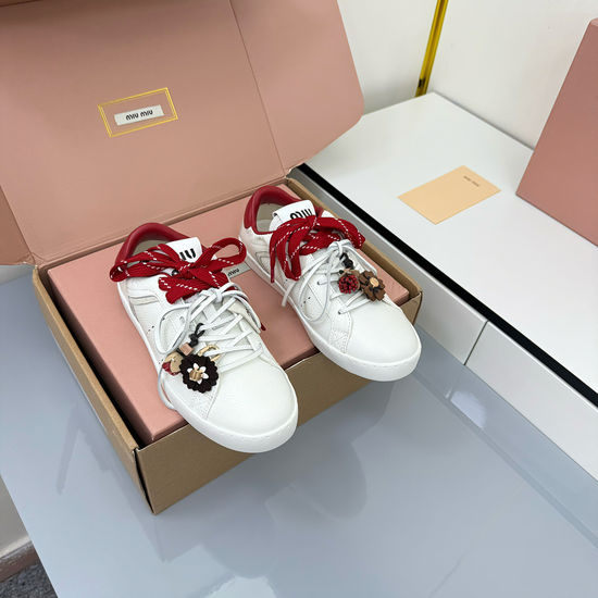 Miu Miu Classic British Style Casual Flat Sneakers