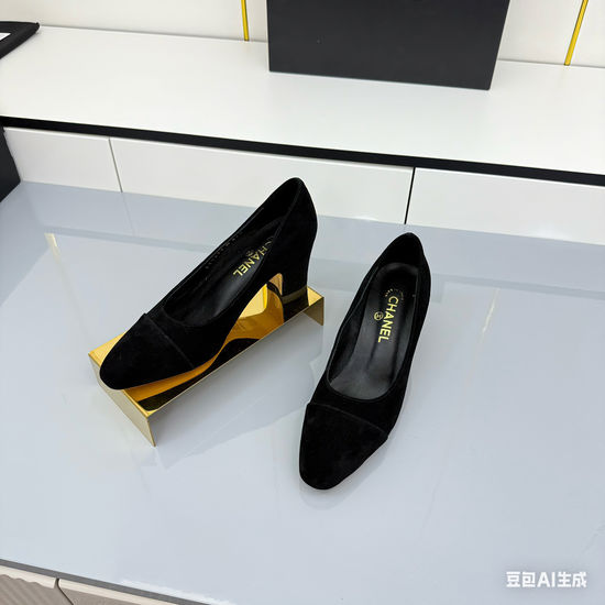 Chanel Classic Two Tone Slingback Flats With Premium Lining