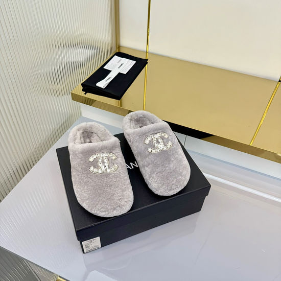 Chanel Soft Fuzzy Wool Lined Warm Non-slip Slippers