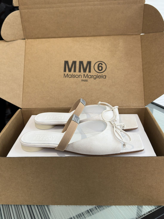 Maison Margiela Square Toe Bow Slip On Leather Mules
