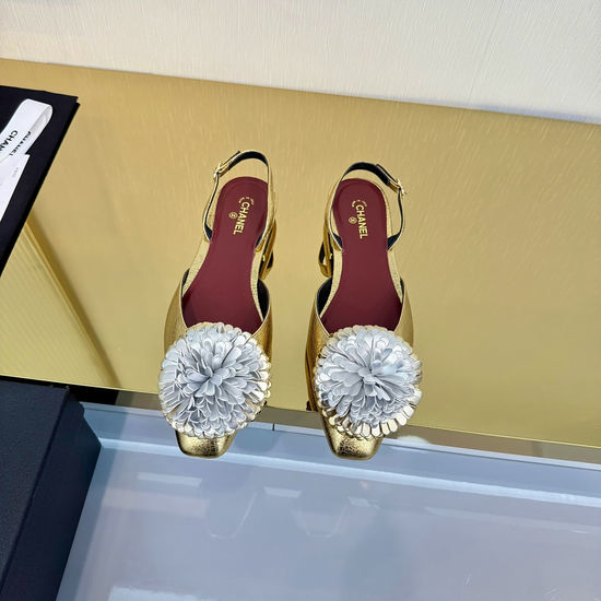 Chanel Two-tone Floral Block Heel Pumps with Leather Sole