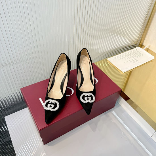 Gucci Elegant Crystal Decorated Patent Leather Dress Shoes
