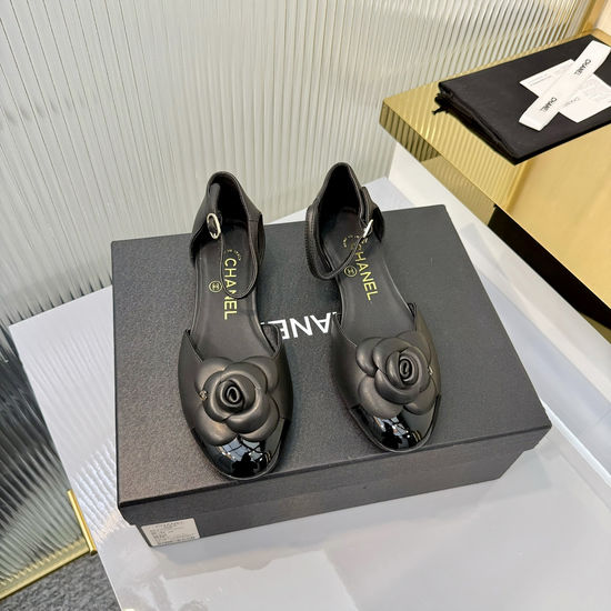 Chanel Two-tone Floral Block Heel Pumps with Leather Sole