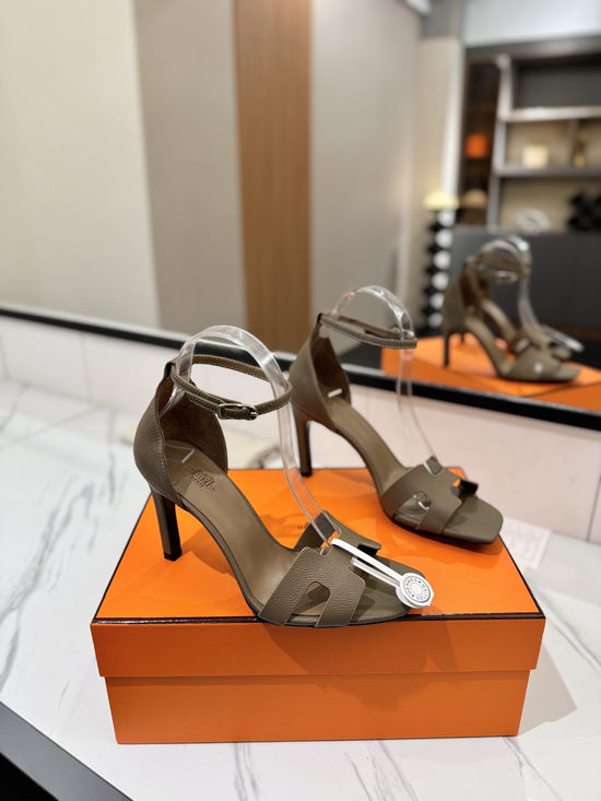 Hermes Elegant Palm Grain Leather High Heel Dress Shoes