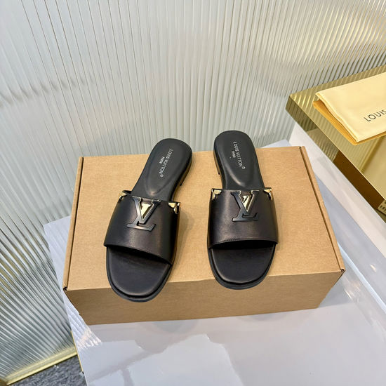 Louis Vuitton Embossed Pattern Rivet Decor Flat Mule Daily Shoes
