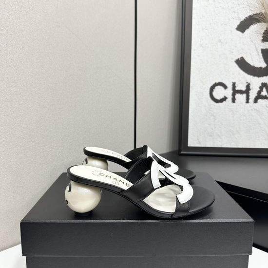 Chanel Cowhide Upper Sheepskin Lined Leather Sole Sandals