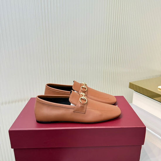Gucci Classic Metal Accent Leather Loafer Flats