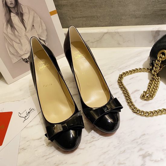 Roger Viver Classic Round Toe Bow Mid Heel Pumps