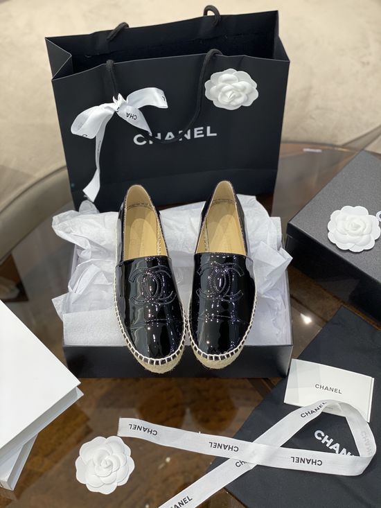Chanel Premium Patent Leather Espadrilles Comfortable Classic Style