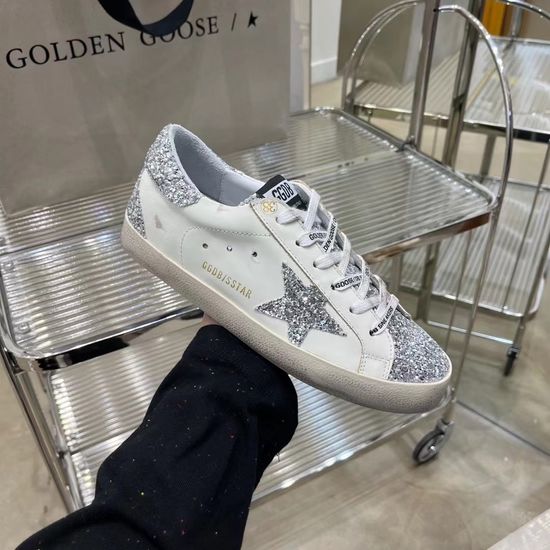 Golden Goose Vintage Distressed Casual Sneakers with Comfortable Insole