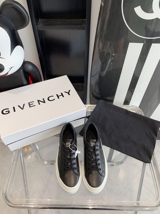 Givenchy High-end Leather White Casual Shoes With Original Outsole