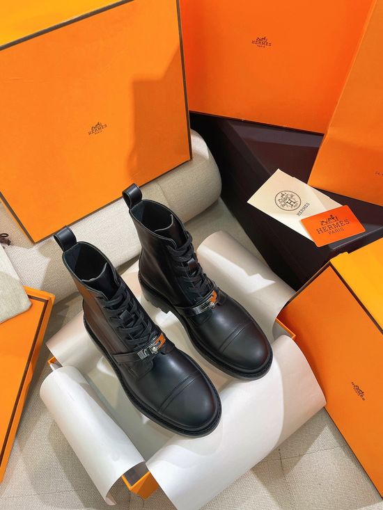 Hermes Buckle Decor Non Slip Flat Ankle Leather Boots