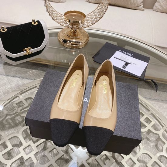 Chanel Colorblock Chunky Heel Closed Toe Pumps Stylish