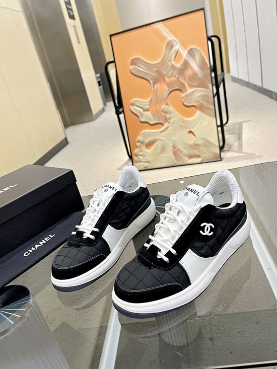 Chanel Quilted Pattern Metal Accent Soft Loafer Casual Shoes