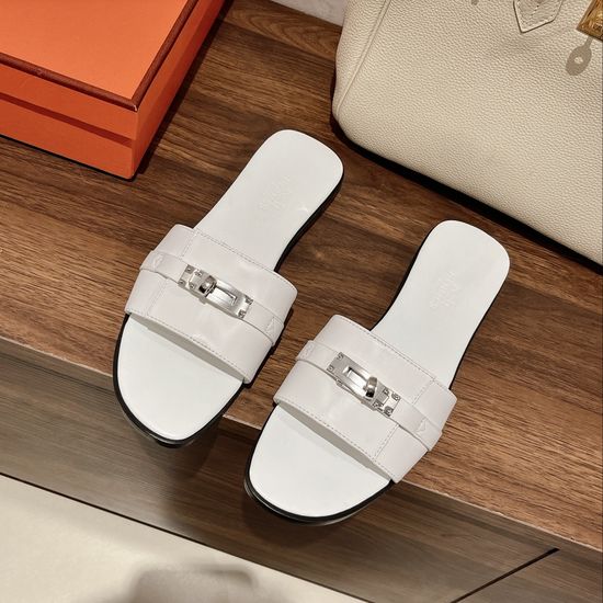 Hermes Elegant Metal Buckle Leather Sandals Durable Stitched Sole