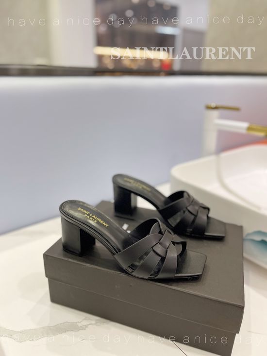 Yves Saint Laurent Elegant Special Heel Leather Pumps Comfortable Sole