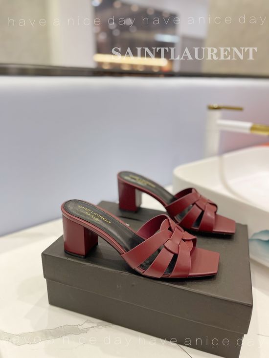Yves Saint Laurent Elegant Special Heel Leather Pumps Comfortable Sole
