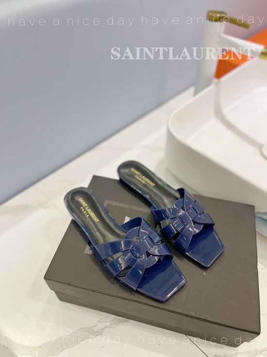 Yves Saint Laurent Patent Leather Elegant Low Heel Dress Shoes