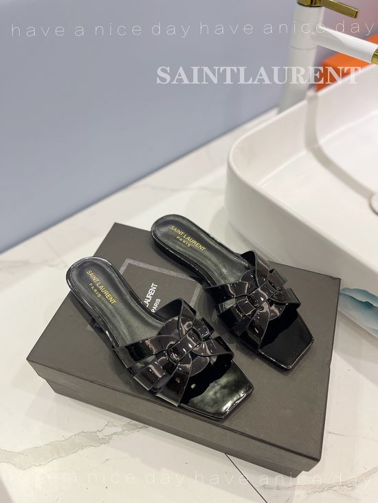 Yves Saint Laurent Patent Leather Elegant Low Heel Dress Shoes