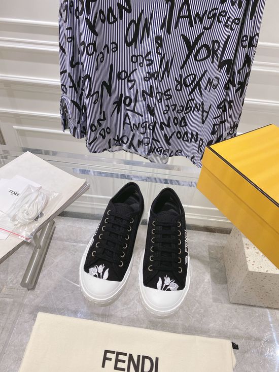 Fendi Vintage Pattern Canvas Casual Shoes with Non-slip Sole