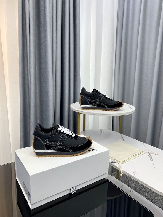Loewe Classic Comfortable Casual Training Shoes with Premium Materials