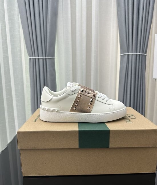 Valentino Studded Platform Casual Leather Sneakers Comfortable Height Increasing
