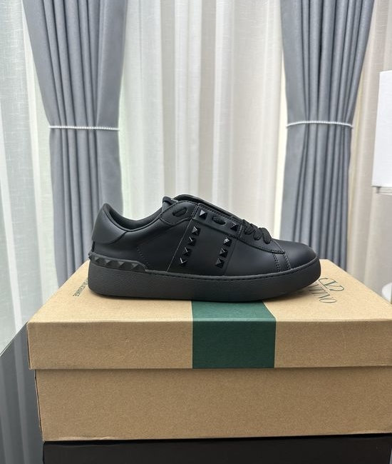 Valentino Studded Platform Casual Leather Sneakers Comfortable Height Increasing