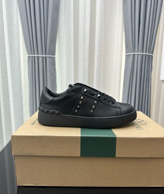 Valentino Studded Platform Casual Leather Sneakers Comfortable Height Increasing