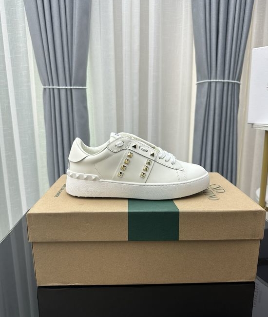Valentino Studded Platform Casual Leather Sneakers Comfortable Height Increasing