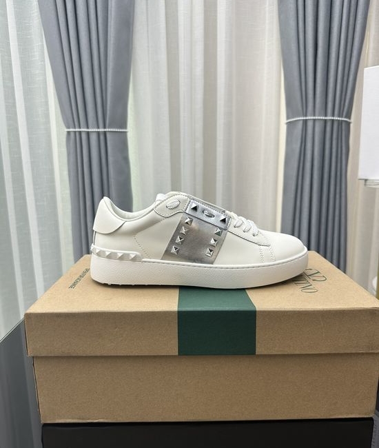 Valentino Studded Platform Casual Leather Sneakers Comfortable Height Increasing