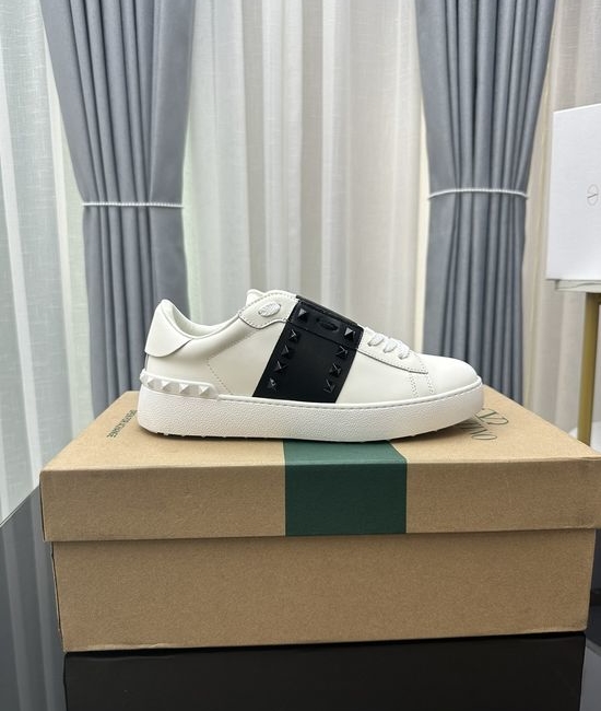 Valentino Studded Platform Casual Leather Sneakers Comfortable Height Increasing
