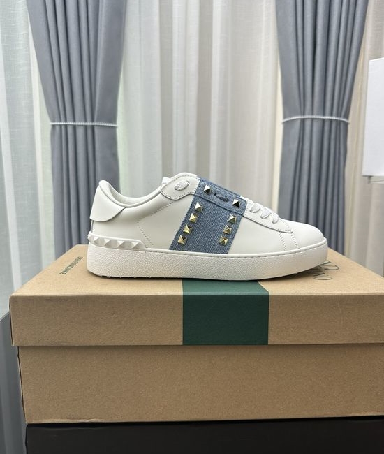 Valentino Studded Platform Casual Leather Sneakers Comfortable Height Increasing
