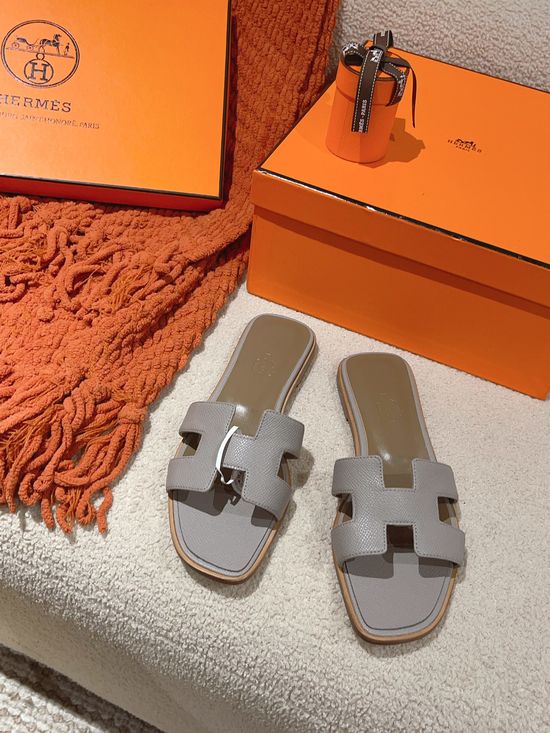 Hermes Classic Slip On Leather Sandals Versatile Comfortable Footwear